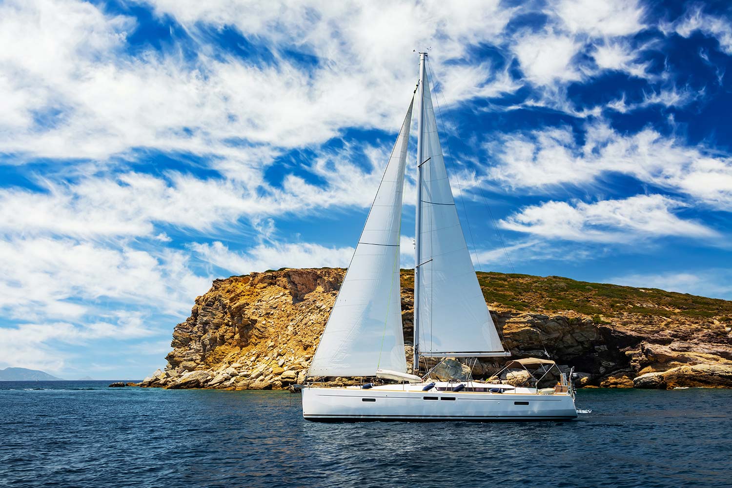 lonely-yacht-sailing-on-silent-sea-turkey-small.jpg